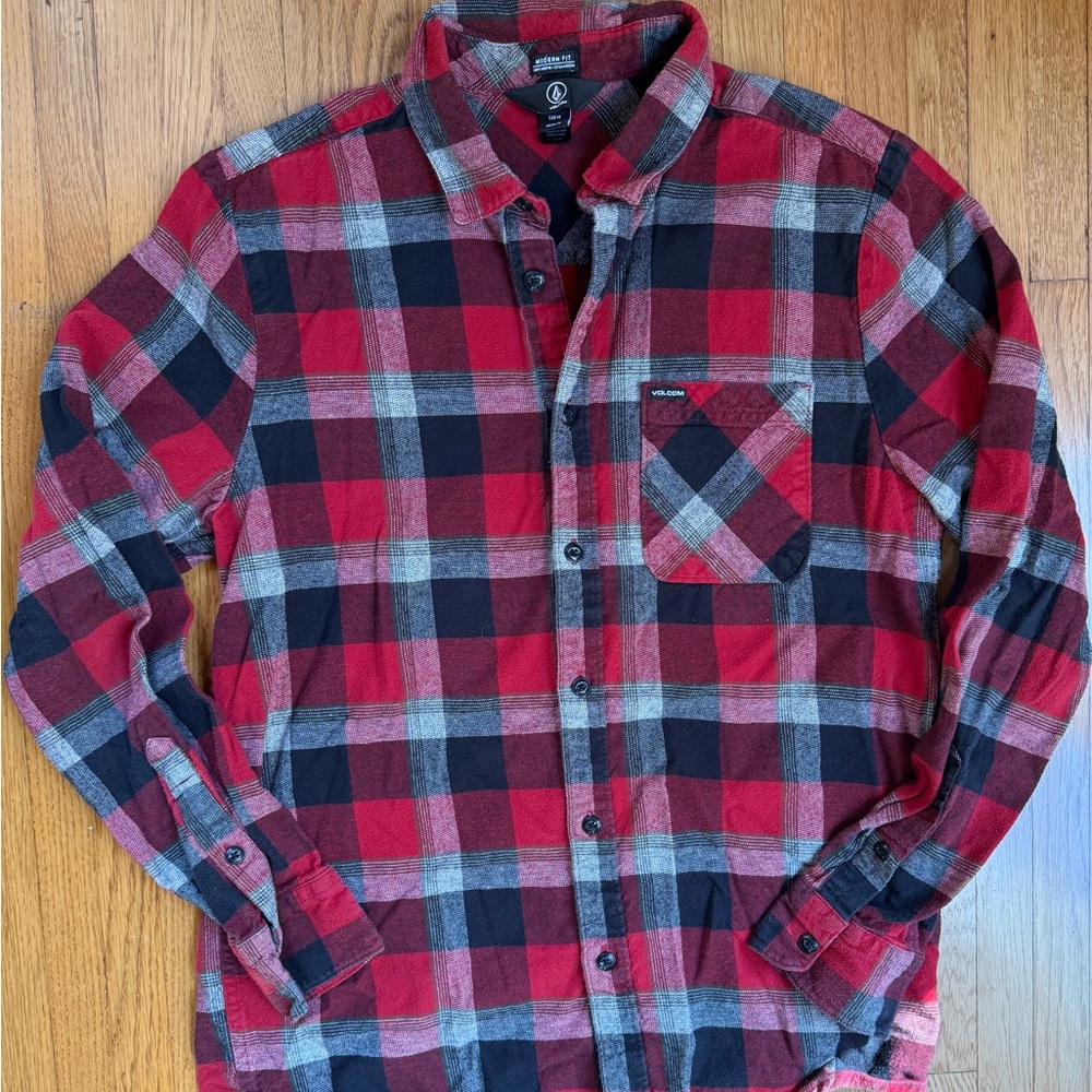 VOLCOM kids/boys thermal
RED/BLACK/GRAY
MEDIUM